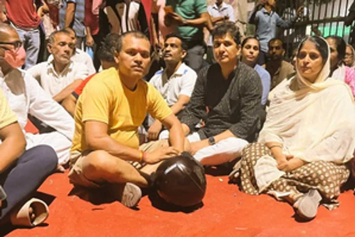 दिल्ली में छठ पूजा को लेकर घमासान, आम आदमी पार्टी और भाजपा में आरोप-प्रत्यारोप